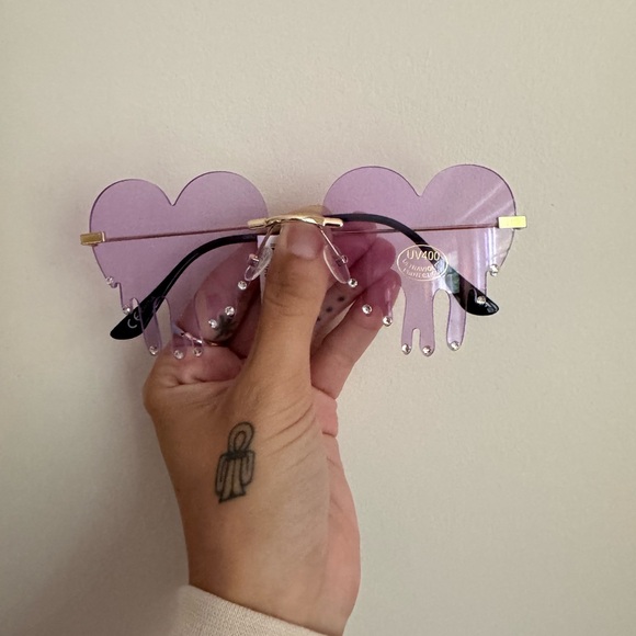 iHeartRaves Accessories - Heart-Shaped Drip Sunglasses